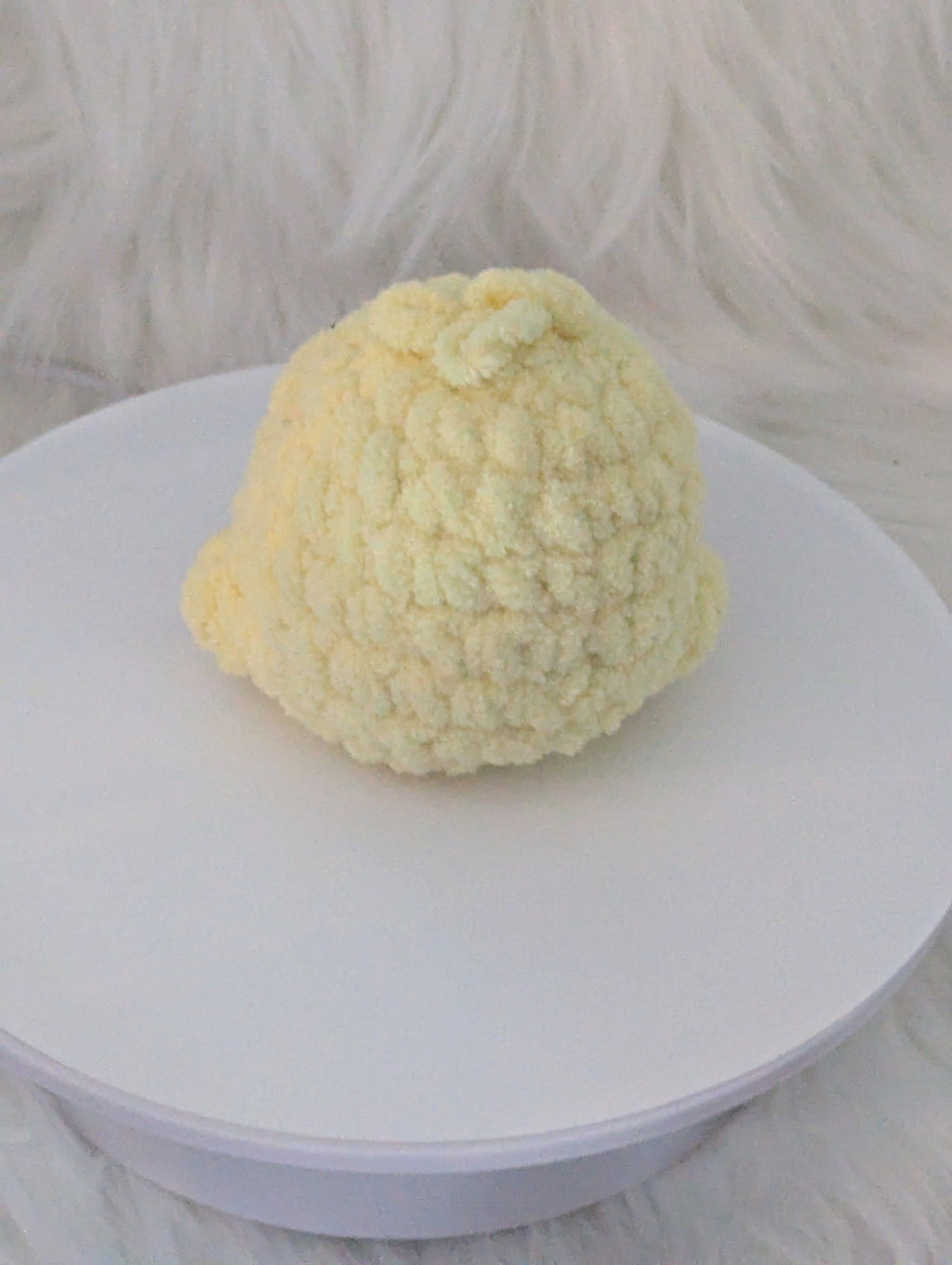 Pale yellow mini chick