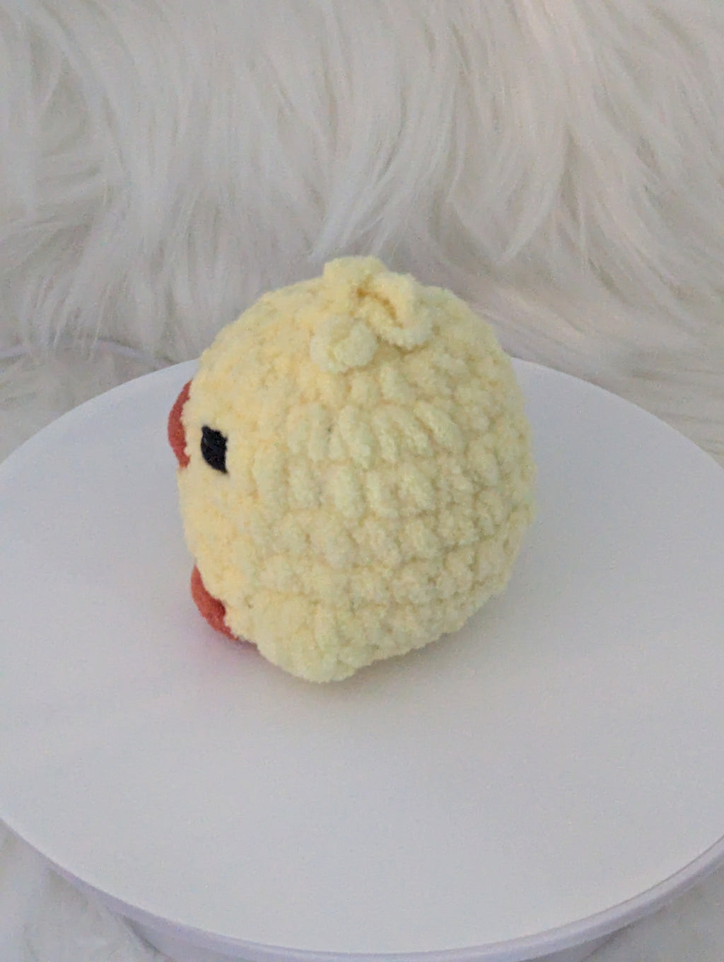 Pale yellow mini chick