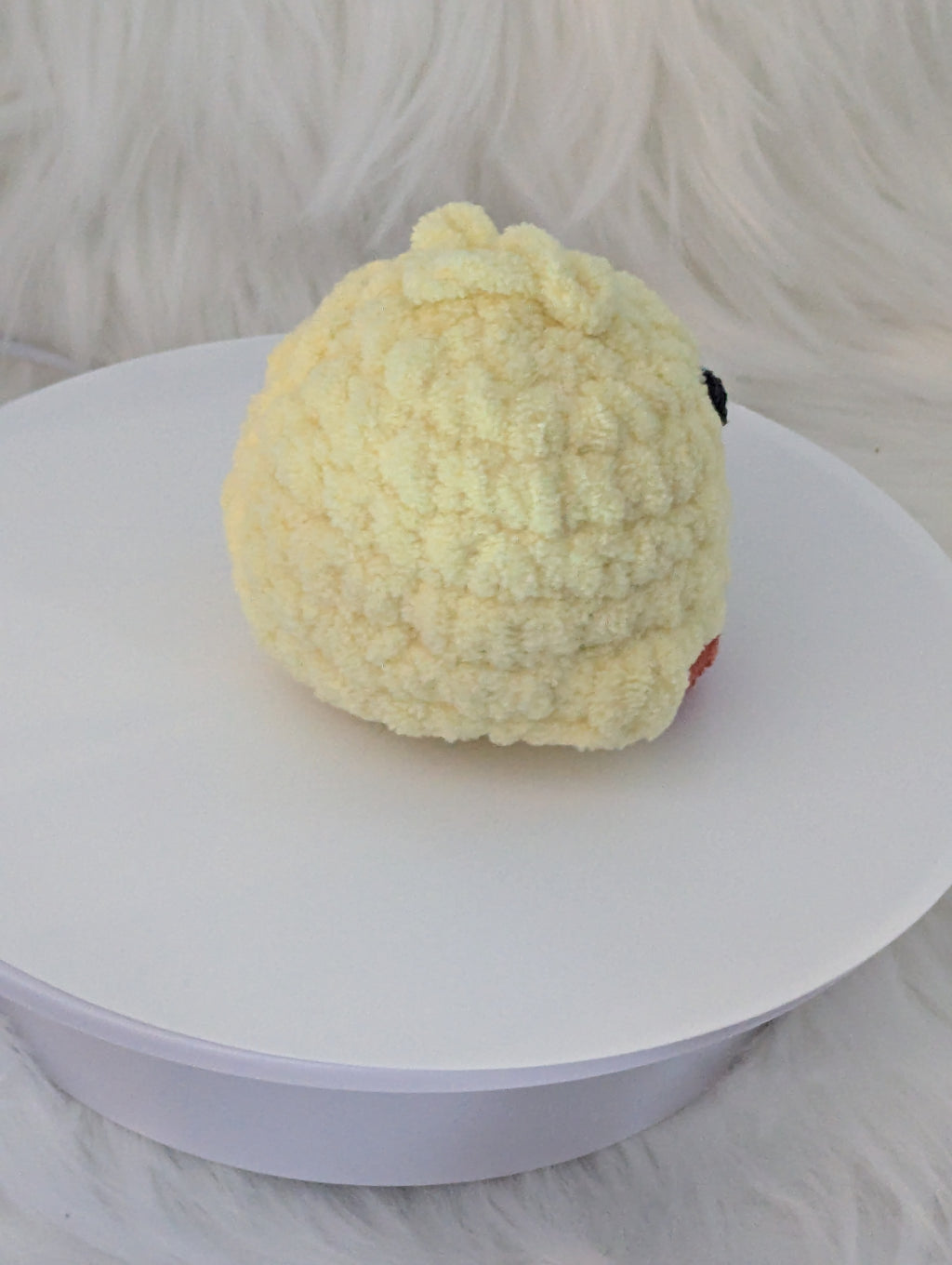 Pale yellow mini chick